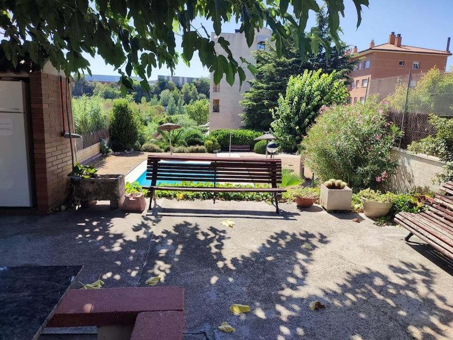 Ferienwohnung Duplex Con Piscina En Rubí Exterior foto